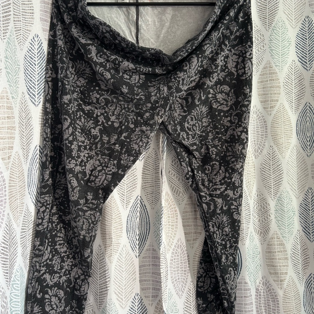 Danskin Black and Gray Patterned Leggings